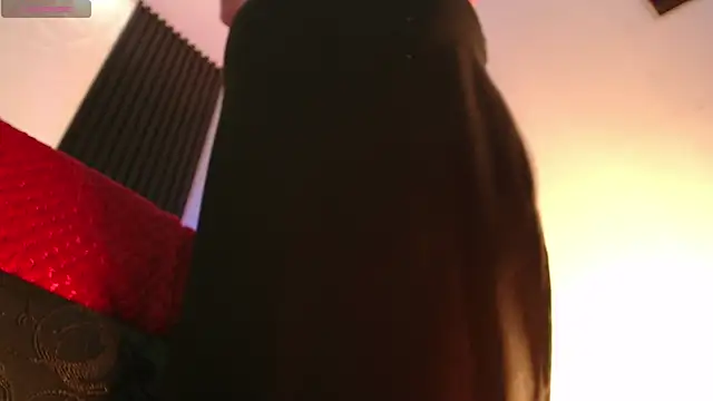 Snapshot of alicia_moom chatting on 01/13/26, 07:29 alicia moom online show from 01/13/26, 07:29