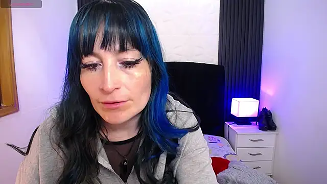 Snapshot of alicia_moom chatting on 02/26/25, 06:48 alicia moom online show from 02/26/25, 06:48