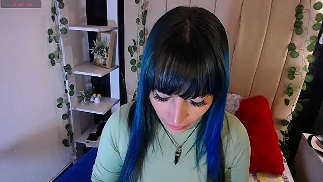 Snapshot of alicia_moom chatting on 03/11/25, 07:58 alicia moom online show from 03/11/25, 07:58