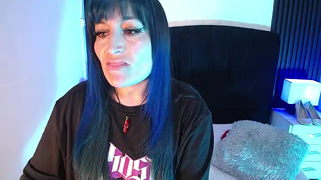 alicia moom online show from 11/05/25, 07:39