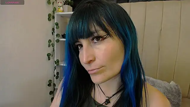 Snapshot of alicia_moom chatting on 03/12/25, 07:36 alicia moom online show from 03/12/25, 07:36