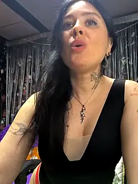 KikiXRed online show from 03/24/26, 04:51