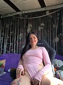 KikiXRed online show from 05/13/26, 08:21