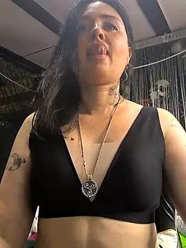 KikiXRed online show from 07/21/26, 11:11
