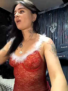 Snapshot of KikiXRed chatting on 12/03/24, 06:44 KikiXRed online show from 12/03/24, 06:44