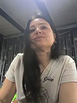 KikiXRed online show from 05/25/26, 01:43