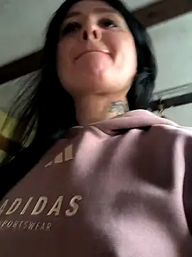 KikiXRed online show from 11/22/25, 09:08