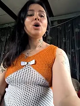 KikiXRed online show from 06/15/26, 08:36