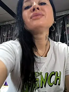KikiXRed online show from 04/22/26, 05:14