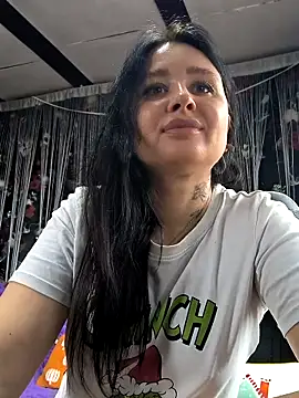 KikiXRed online show from 04/15/26, 08:42