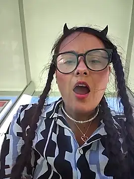 bellapaty online show from 09/11/25, 04:07