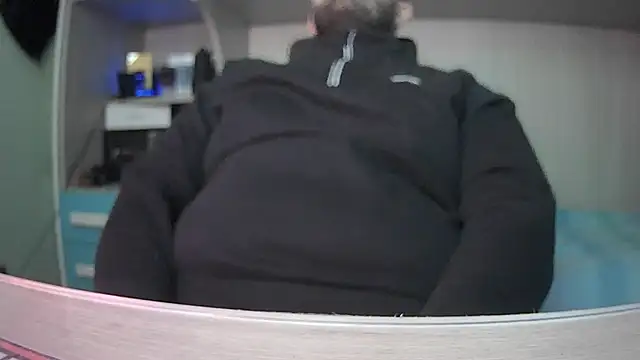 michele1500 online show from 12/17/25, 04:56