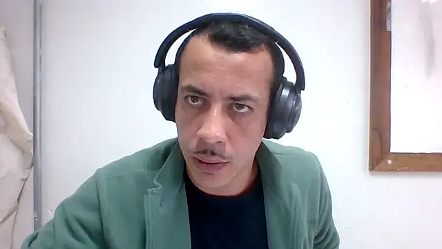 Snapshot of MachoScorpionCaralho chatting on 06/03/26, 02:33 MachoScorpionCaralho online show from 06/03/26, 02:33