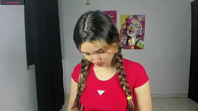 Alice bloom  online show from 11/26/25, 04:01