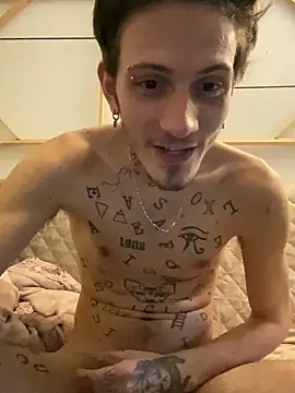 Snapshot of xxxciro13xxx chatting on 02/26/25, 10:36 xxxciro13xxx online show from 02/26/25, 10:36
