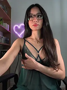 Naughty-Jessie online show from 03/04/26, 09:22