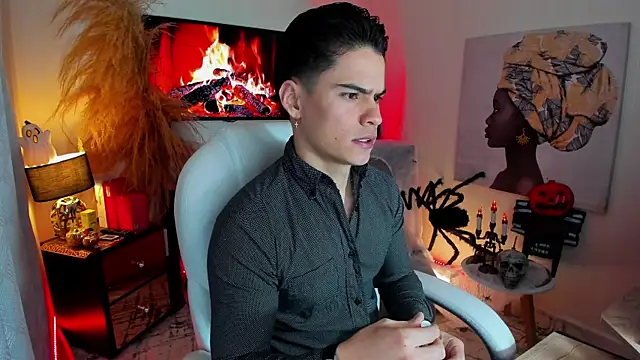 Snapshot of Matias_Murrier chatting on 10/31/25, 11:51 Matias Murrier online show from 10/31/25, 11:51