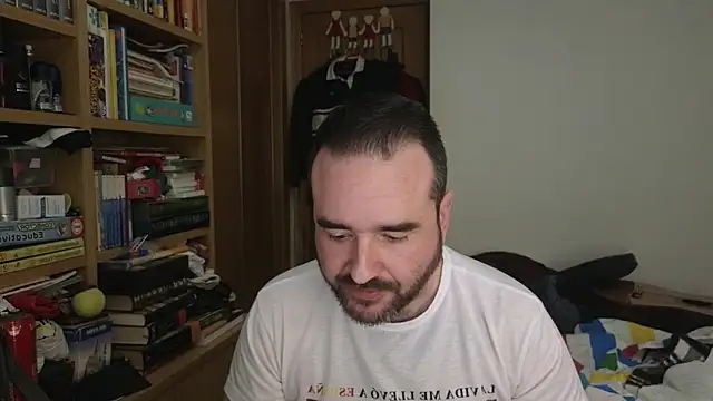 curiosillo83 online show from 04/03/26, 08:37