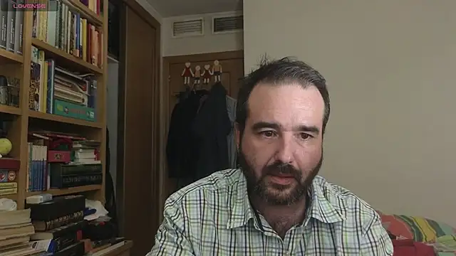 curiosillo83 online show from 09/26/25, 04:47