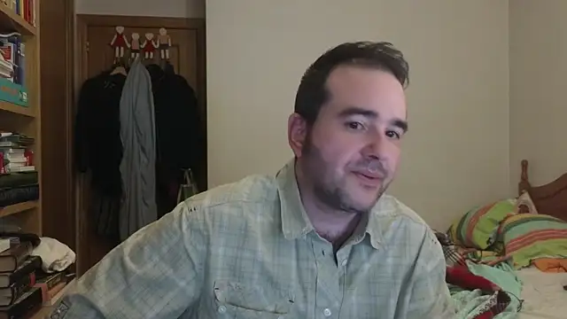 Snapshot of curiosillo83 chatting on 05/05/26, 03:04 curiosillo83 online show from 05/05/26, 03:04