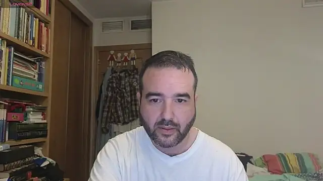 curiosillo83 online show from 10/05/25, 04:53