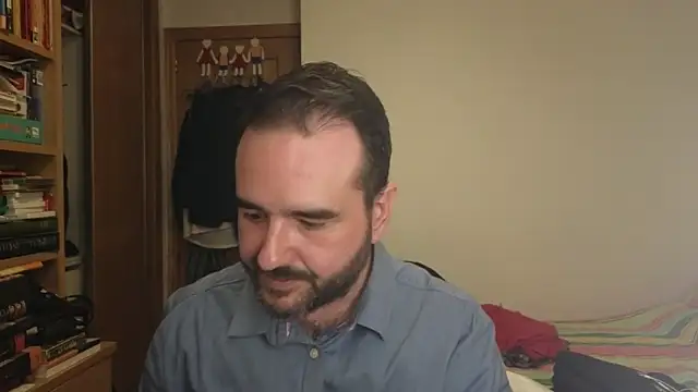 curiosillo83 online show from 10/26/25, 05:57