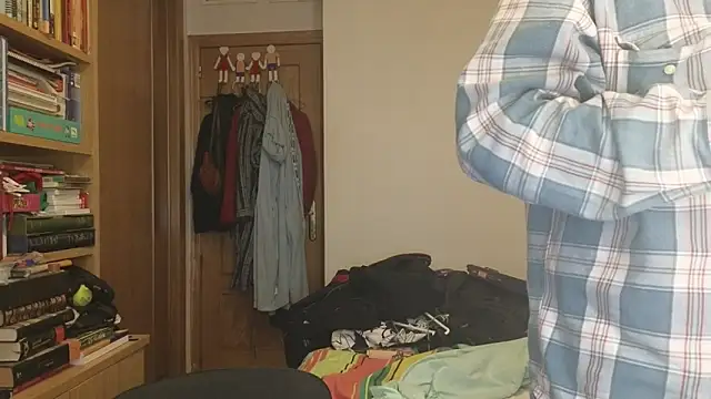 curiosillo83 online show from 01/13/26, 04:11