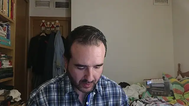 Snapshot of curiosillo83 chatting on 05/27/26, 02:57 curiosillo83 online show from 05/27/26, 02:57