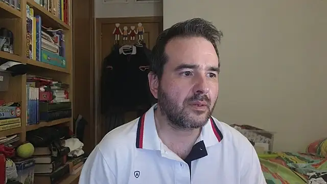 Snapshot of curiosillo83 chatting on 05/30/26, 04:56 curiosillo83 online show from 05/30/26, 04:56