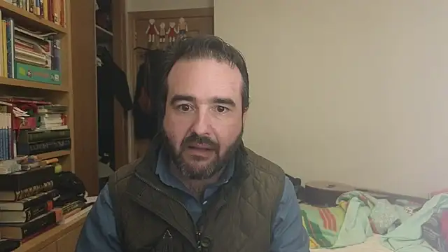 curiosillo83 online show from 12/18/25, 03:27