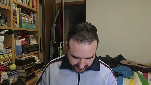 curiosillo83 online show from 04/09/26, 09:04