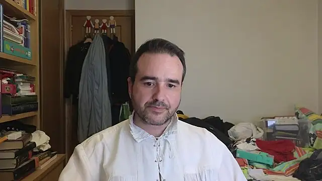 Snapshot of curiosillo83 chatting on 05/24/26, 01:55 curiosillo83 online show from 05/24/26, 01:55