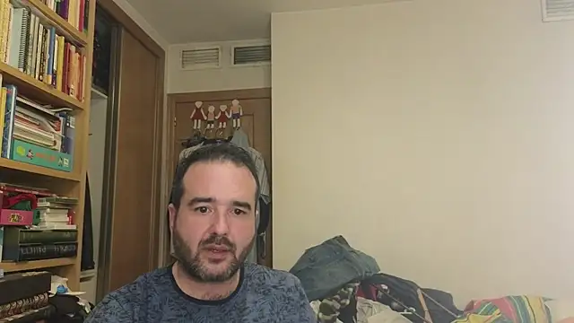 curiosillo83 online show from 10/19/25, 11:51