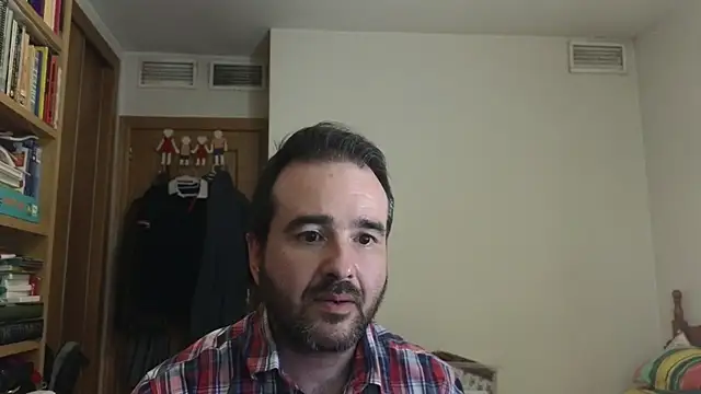 curiosillo83 online show from 06/01/26, 02:39