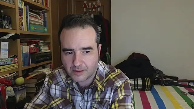 Snapshot of curiosillo83 chatting on 04/16/26, 04:30 curiosillo83 online show from 04/16/26, 04:30