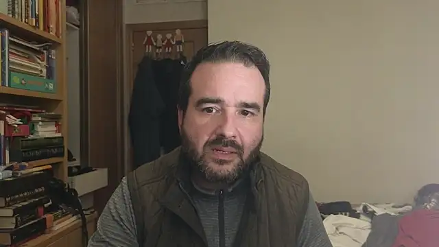 curiosillo83 online show from 11/26/25, 03:12