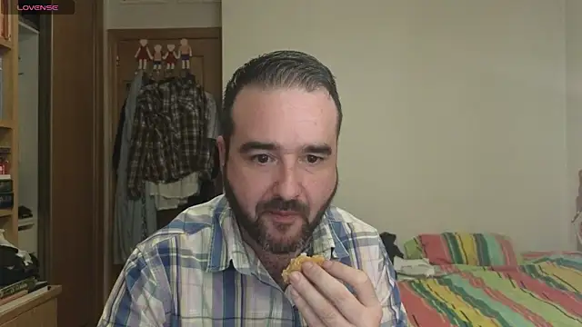 curiosillo83 online show from 10/08/25, 09:59