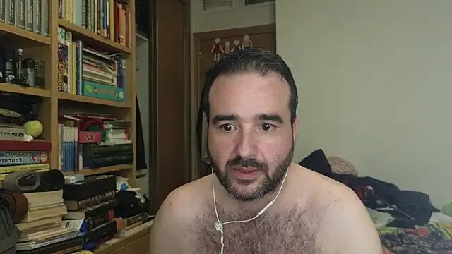 curiosillo83 online show from 10/23/25, 02:43