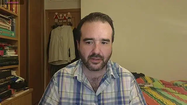 curiosillo83 online show from 09/30/25, 02:12