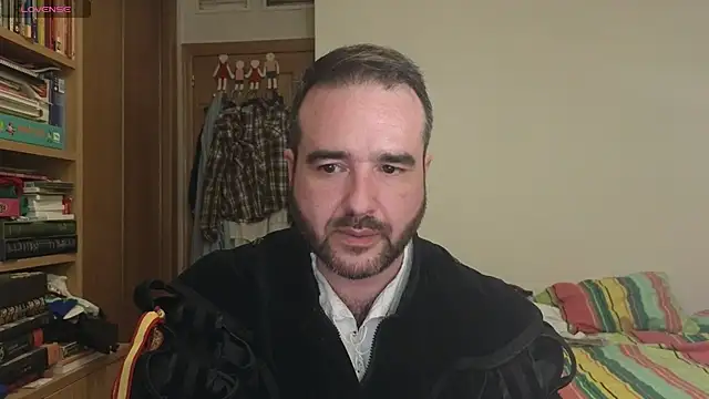 curiosillo83 online show from 10/04/25, 11:39