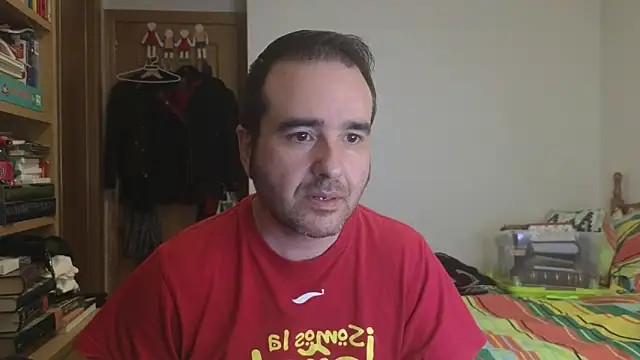 Snapshot of curiosillo83 chatting on 05/16/26, 01:54 curiosillo83 online show from 05/16/26, 01:54