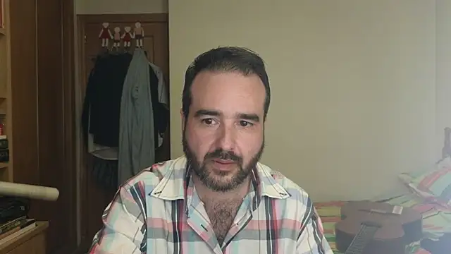 curiosillo83 online show from 10/29/25, 08:41