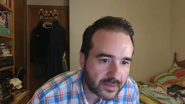curiosillo83 online show from 06/04/26, 03:38