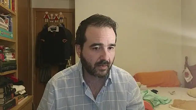 curiosillo83 online show from 06/12/26, 10:24