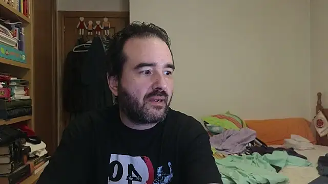 curiosillo83 online show from 07/04/26, 06:56