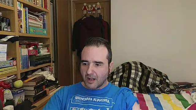 Snapshot of curiosillo83 chatting on 04/19/26, 09:54 curiosillo83 online show from 04/19/26, 09:54
