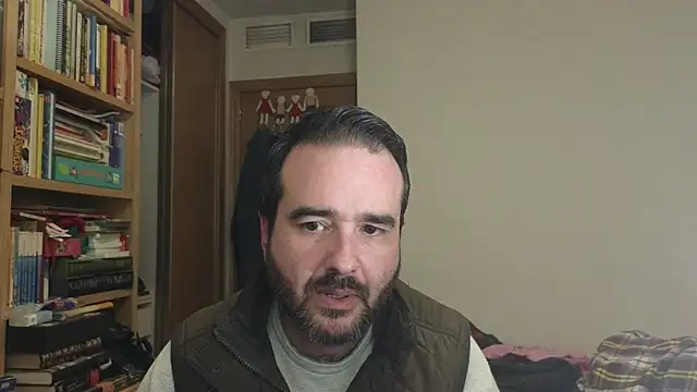 curiosillo83 online show from 11/27/25, 03:23