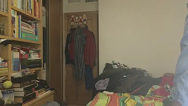 curiosillo83 online show from 02/14/26, 08:25