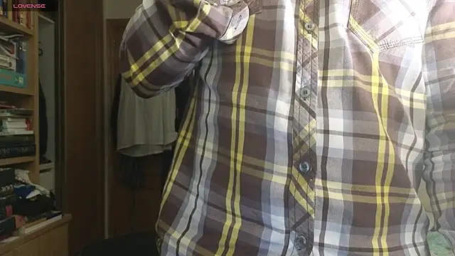 curiosillo83 online show from 10/03/25, 01:45