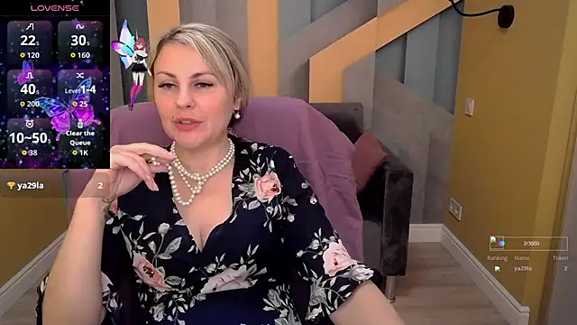 Candy Long online show from 10/30/25, 07:17